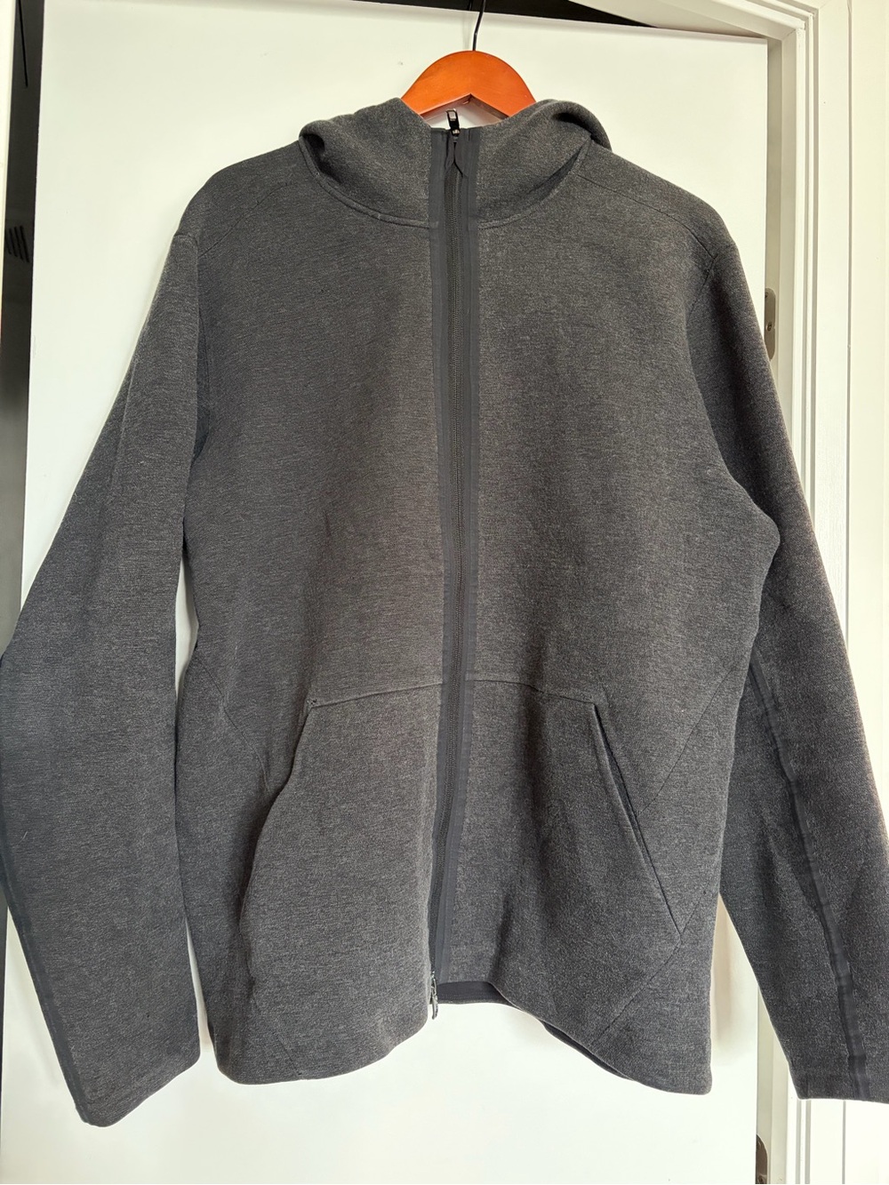 Men’s Lululemon scuba sweater